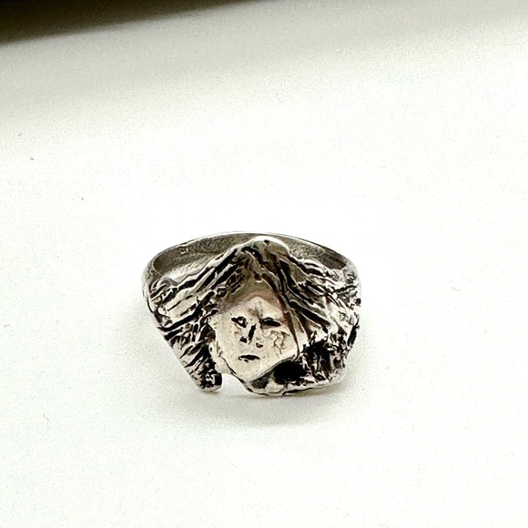 Vintage Art Nouveau Face Sterling Silver Ring - Picture 14 of 14